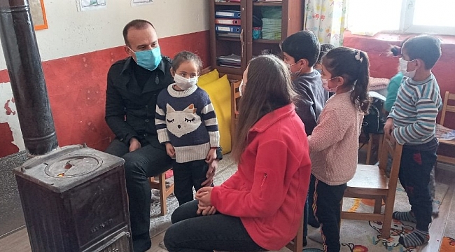 Ağrı Milli Eğitim Müdürü Tekin, köy okullarını ziyaret etti