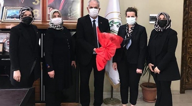 AK Kadınlardan Başkan Yaman'a ziyaret