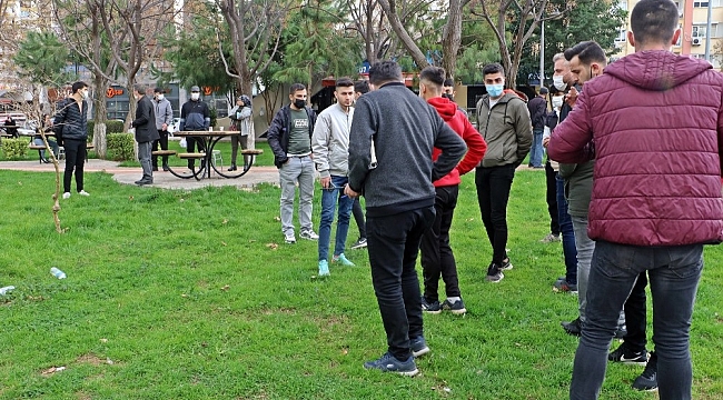 Alacağını istedi, bacağından vuruldu