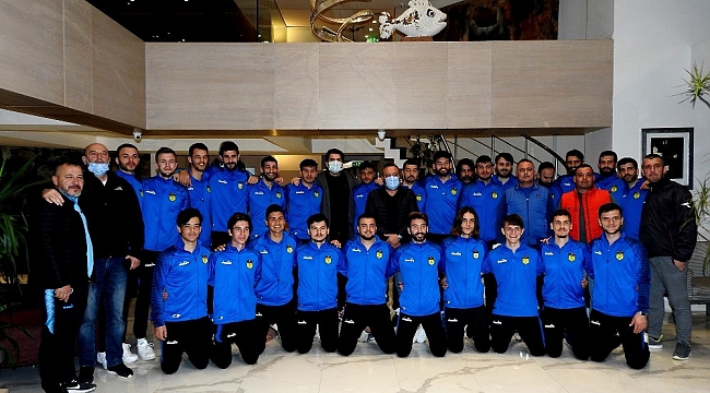 Alaçatıspor kampa girdi