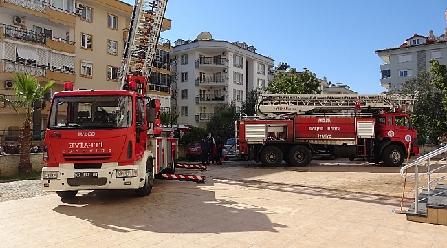 Alanya'da apartmanda yangın paniği