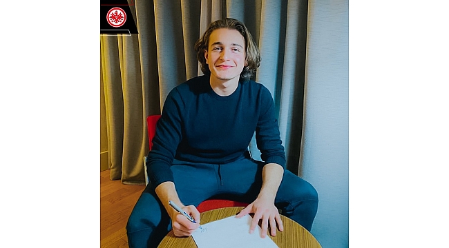 Ali Akman resmen Eintracht Frankfurt'ta
