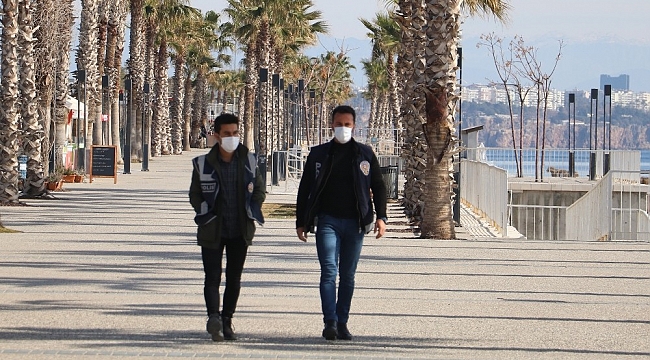 Antalya'da sokağa çıkma yasağını delenlere ceza yağdı
