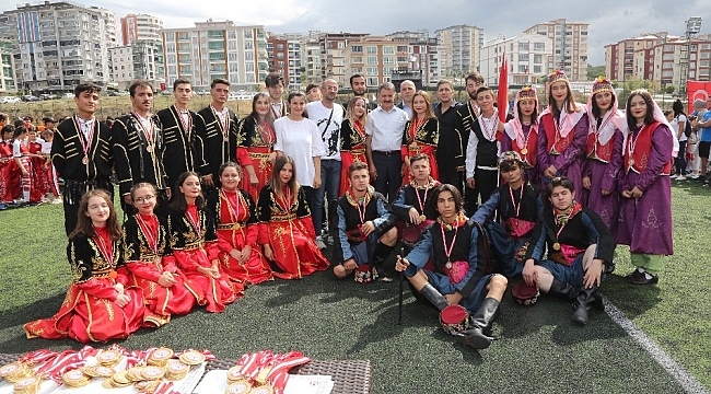 Atakum Belediyesi Halk Oyunları Topluluğu Türkiye'yi tanıtacak