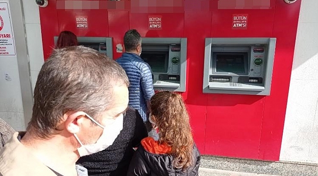 ATM'ye tükürülmesi vatandaşın tepkisini çekti