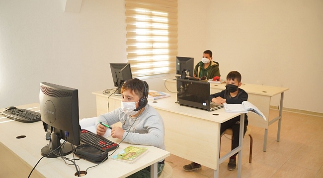 Ayvalık Belediyesi'nden eğitimde öğrencilere fırsat eşitliği