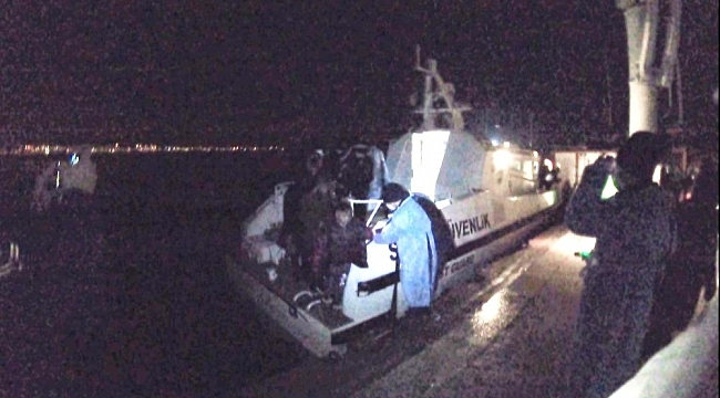 Ayvalık'ta 38 Kongo uyruklu mülteci kurtarıldı