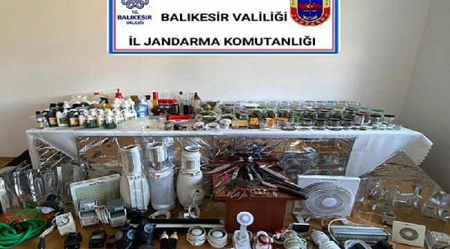 Ayvalık'ta jandarma bir uyuşturucu çetesini çökertti