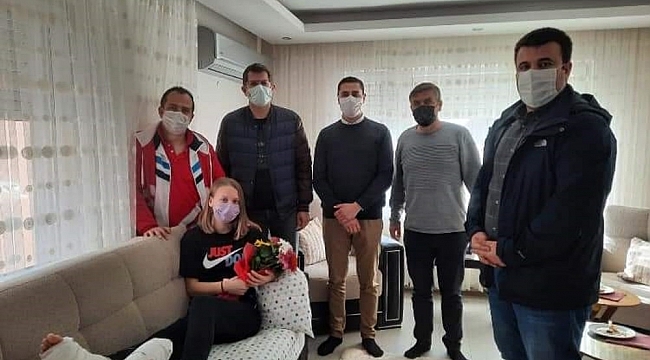 Ayvalıkgücü Kadın Voleybol Takımında "Ezgi" şoku