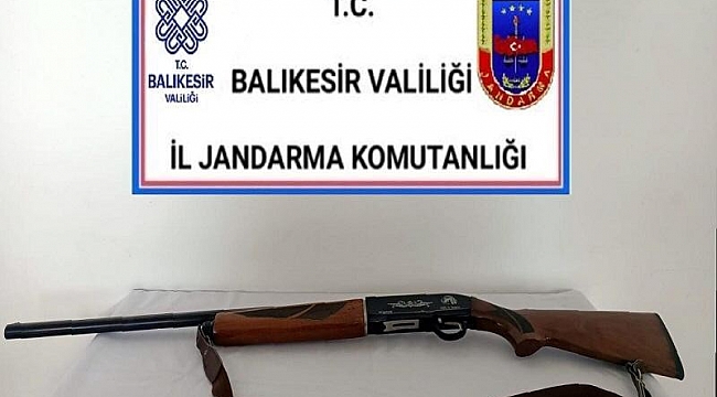 Balıkesir'de jandarma 5 aranan şahsı yakaladı