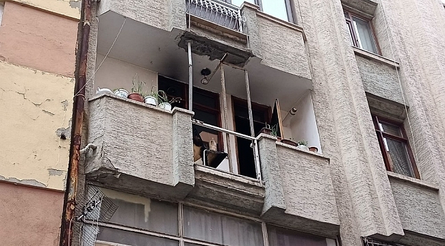 Balıkesir'de mutfakta çıkan yangın paniğe neden oldu