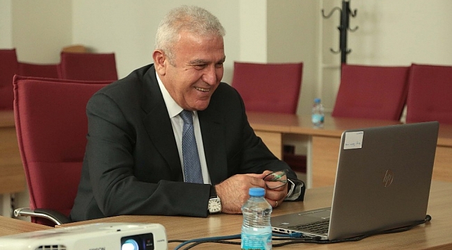 Başkan Atay'dan otizmli çocuklara ve Efelerli kadınlara İngilizce eğitimi