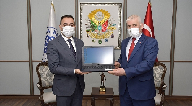 Başkan Erdoğan'dan muhtarlara dizüstü bilgisayar