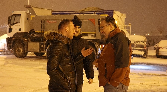 Başkan Savran, karla mücadele çalışmalarını denetledi