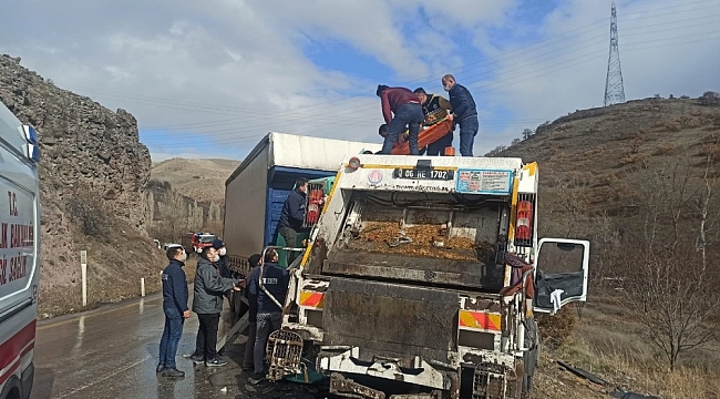 Başkent'te tır ile çöp kamyonu çarpıştı: 6 yaralı
