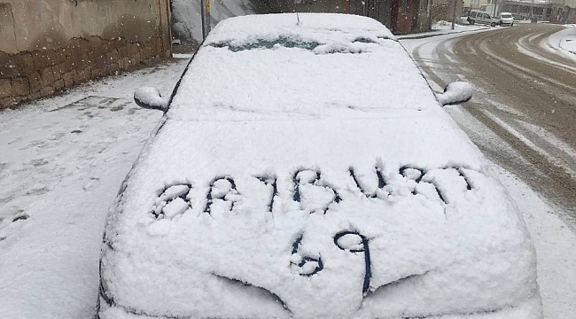 Bayburt güne karla uyandı