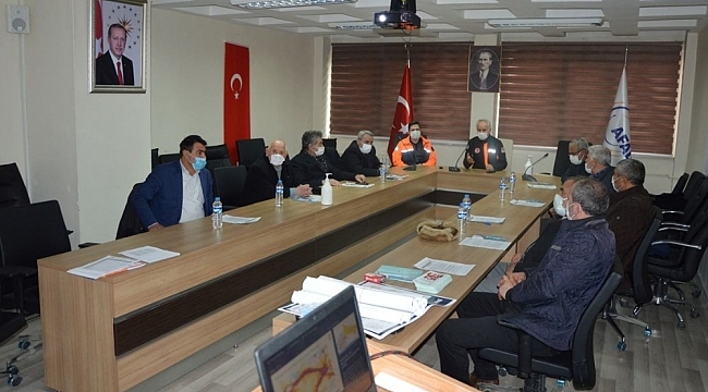 Bayburt'ta muhtarlara 'Afet Farkındalığı Eğitimi' verildi