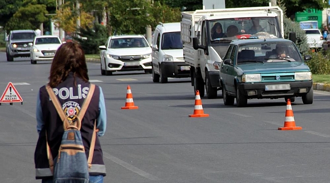 Bayburt'ta trafiğe kayıtlı araç sayısı Ocak ayı sonu itibarıyla 15 bin 843 oldu