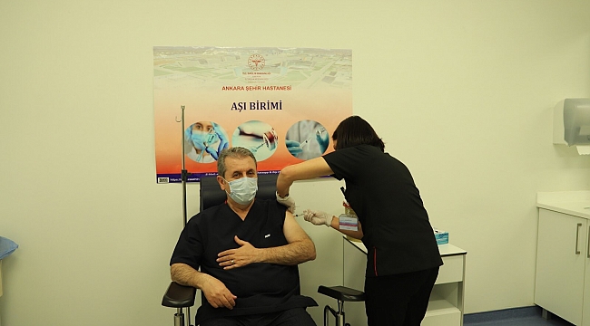 BBP Genel Başkanı Destici Covid-19 aşısı oldu