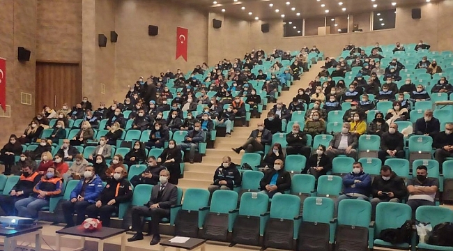Belediye personeline afet eğitimi verildi