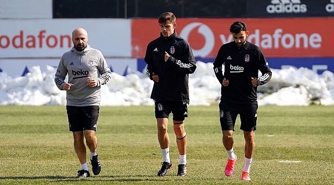 Beşiktaş'ta Ghezzal ve Montero sahaya indi