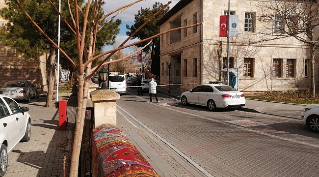 Bıçaklanan baba hayatını kaybetti oğlu ise yaralandı