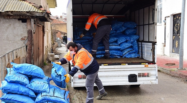 Bilecik Belediyesi'nden kömür yardımı