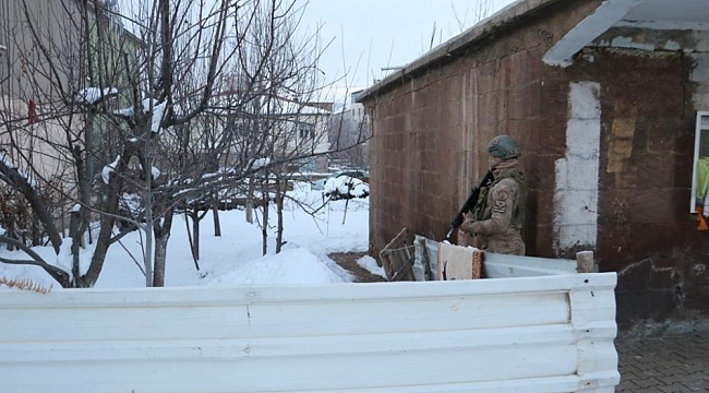 Bitlis'te uyuşturucu tacirlerine operasyon: 9 gözaltı