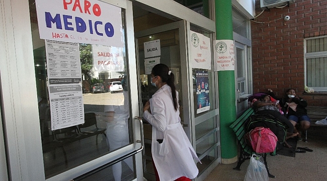 Bolivya'da doktor grevine destek gösterilerinde çok sayıda kişi yaralandı