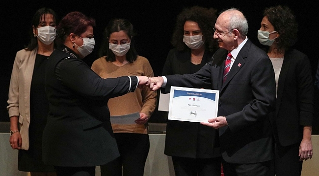 Buca Belediyesine Kılıçdaroğlu'ndan proje sertifikası