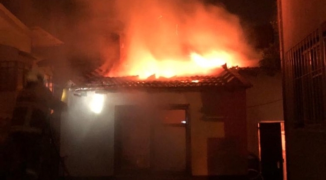 Burhaniye'de bir apartmanın kazan dairesinde çıkan yangın korkuttu