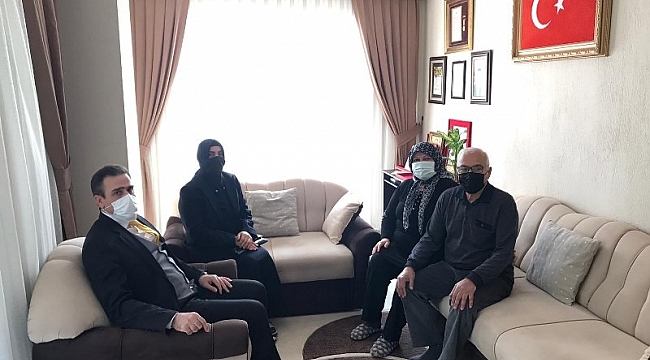 Burhaniye'de Kaymakam Memiş, şehit ailesini ziyaret etti