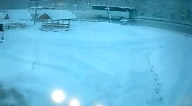 Bursa'da voleybol takımını taşıyan otobüs kaza yaptı, 3 kişi yaralandı
