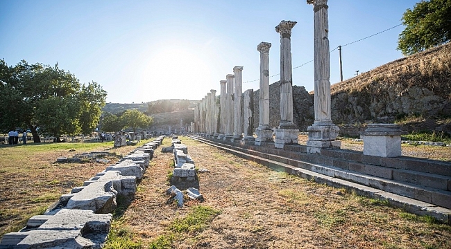 Büyükşehirden Bergama'da Zeus Sunağı toplantısı