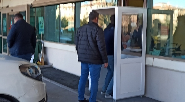 Buzhanedeki soğutucu cihazını çalan kurnaz hırsızı polis ekipleri kıskıvrak yakaladı
