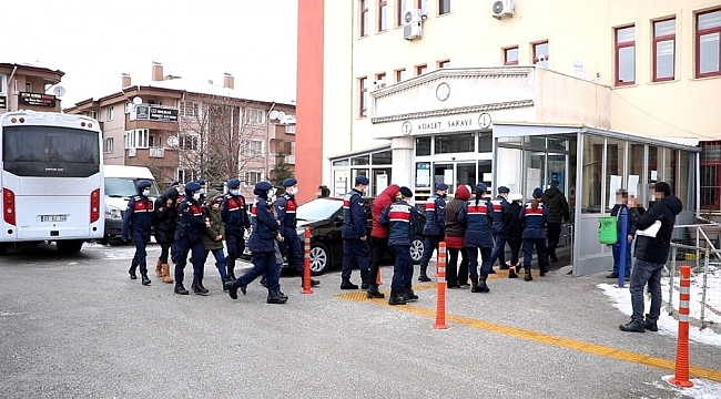 Çağ merkezi üzerinden 4 milyon liralık vurgun yapan 18 kişiden 11'i tutuklandı