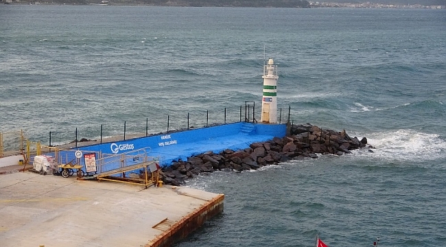 Çanakkale Boğazı'nda geçici olarak feribot seferleri durduruldu