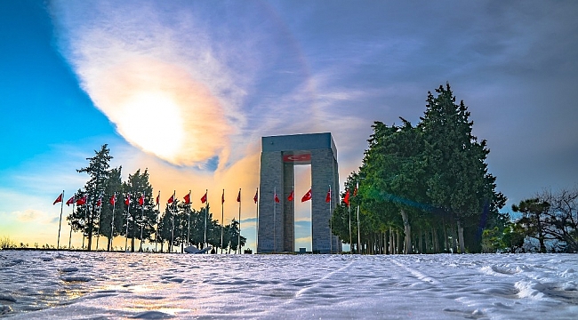 Çanakkale Şehitler Abidesi beyaza büründü