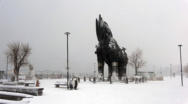 Çanakkale'de kar kalınlığı 7 santimetreye ulaştı