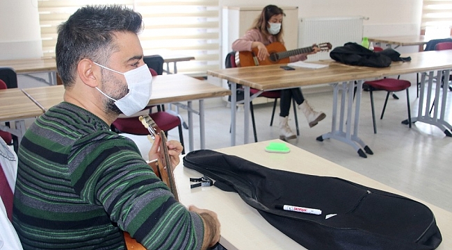 Çankaya Evleri'nde kurslar pandemi önlemleriyle devam ediyor