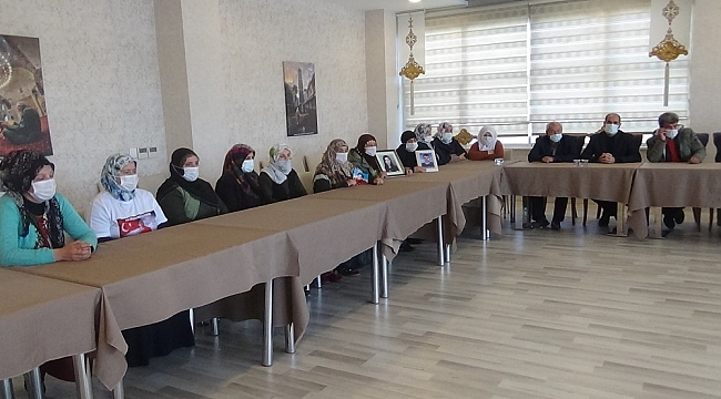 Çocuğunu Gara'da şehit verdi, evlat nöbetindeki aileleri yalnız bırakmadı