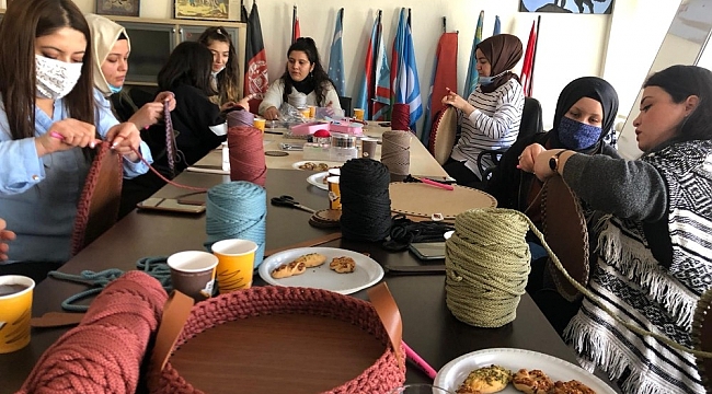 Denizli Ülkü Ocakları'ndan Asenalara hobi atölyesi