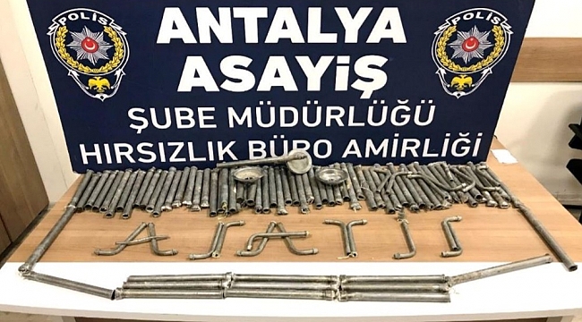 Dev süs ve gösteri havuzundan çalınan krom fıskiyeler, hurdacıda bulundu