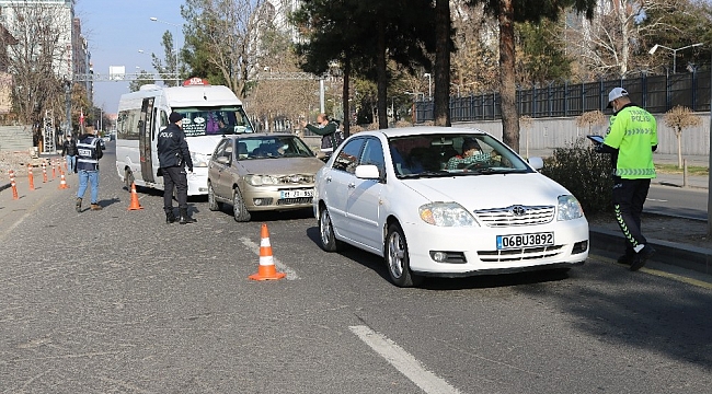 Diyarbakır'da kısıtlama sessizliği