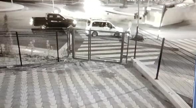 Diyarbakır'da tırın devrilme ani güvenlik kameralarına yansıdı