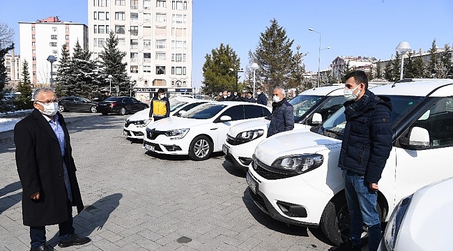 Doktor Başkandan filyasyon ve aşılamaya 24 yeni araç