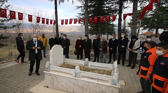 Dünya Şampiyonu güreşçi mezarı başında anıldı