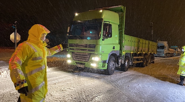 Düzce-Zonguldak yolu ağır tonajlı araçların geçişine kapatıldı