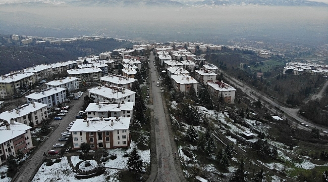 Düzce'de 2 saat süren kar heyecanlandırdı