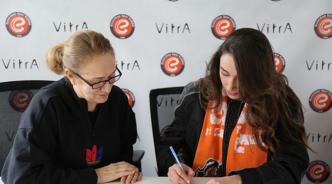 Eczacıbaşı VitrA, Hande Baladın'ın sözleşmesini uzattı
